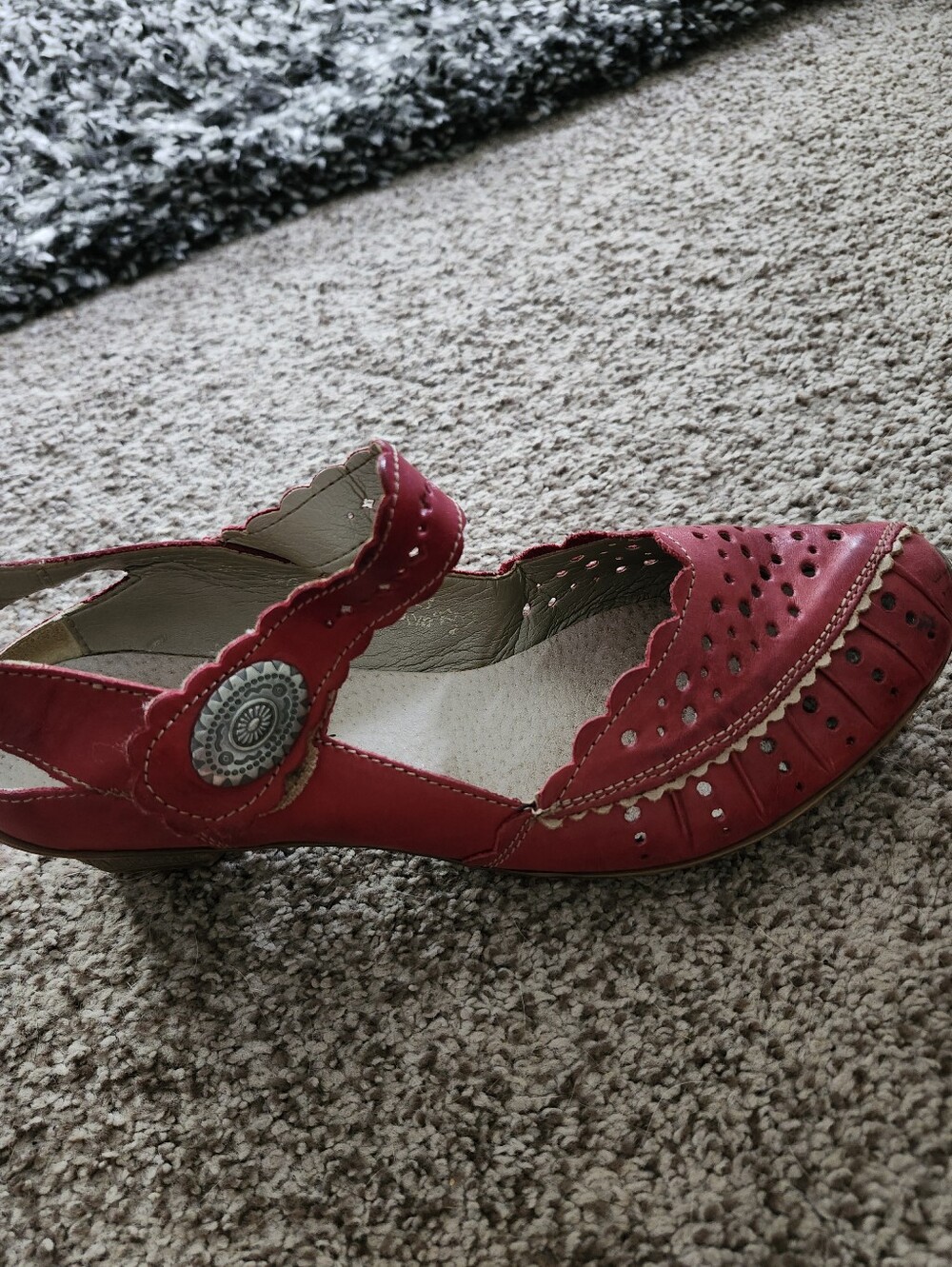 Women’s REIKER Anti Stress  Red Mary Jane Leather with Decorative Button Sz 7.5